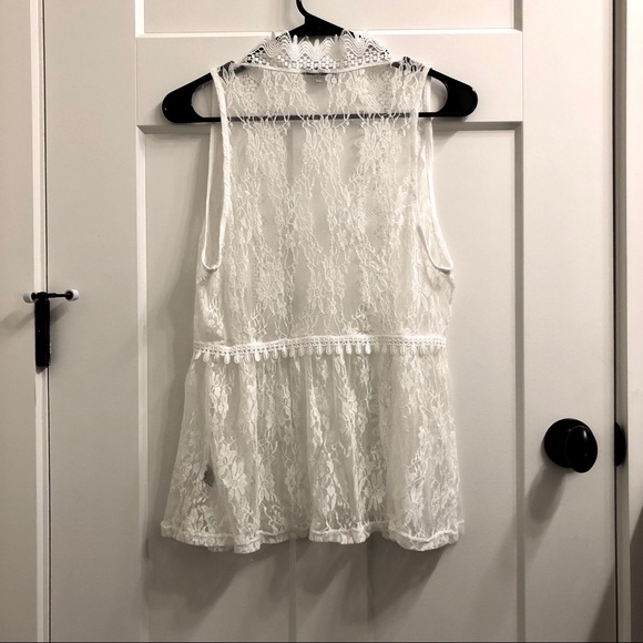 𝐖𝐡𝐢𝐭𝐞 𝐋𝐚𝐜𝐞 𝐂𝐚𝐫𝐝𝐢𝐠𝐚𝐧 - Picture 2 of 3